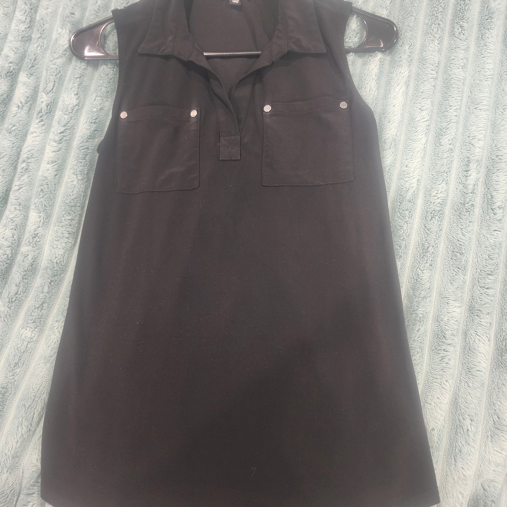 Jones New York Black Sleeveless Top